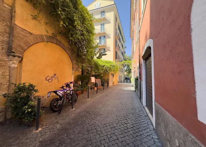 The Scarlet Loft In Trastevere